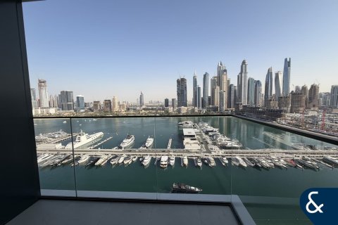 Apartment in EMAAR Beachfront, Dubai Harbour, Dubai 2 bedrooms, 114 sq.m. № 98774 - photo 16