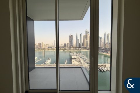 Apartment in EMAAR Beachfront, Dubai Harbour, Dubai 2 bedrooms, 114 sq.m. № 98774 - photo 12