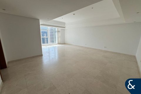 Apartment in Jumeirah Lake Towers, Dubai 3 bedrooms, 267 sq.m. № 98773 - photo 2