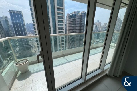 Apartment in Jumeirah Lake Towers, Dubai 3 bedrooms, 267 sq.m. № 98773 - photo 9