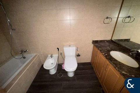 Apartment in Jumeirah Lake Towers, Dubai 3 bedrooms, 267 sq.m. № 98773 - photo 20