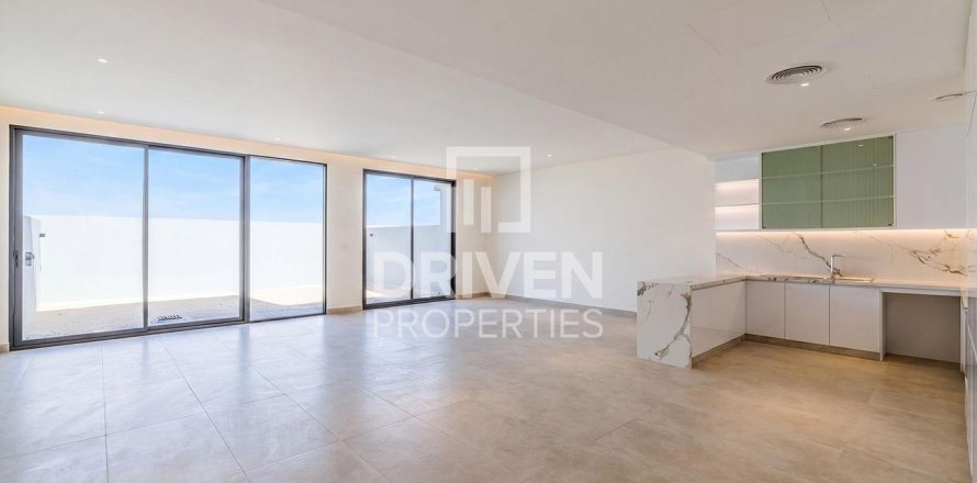 Adosado en Dubai Land, Dubai, 3 dormitorios, 232.82 m², № 134350