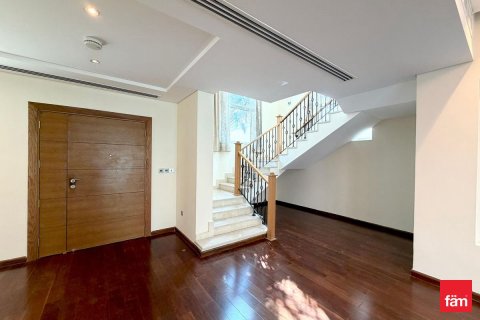 Villa in Dubai 4 bedrooms, 509.1 sq.m. № 70541 - photo 9