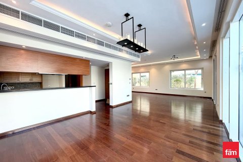 Villa in Dubai 4 bedrooms, 509.1 sq.m. № 70541 - photo 3