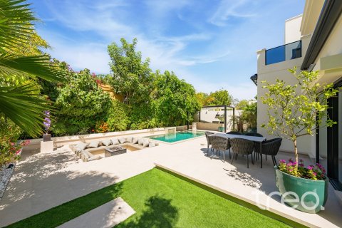 Villa à Meadows, Dubai, 5 chambres, 408.77 m², № 134703 - photo 3