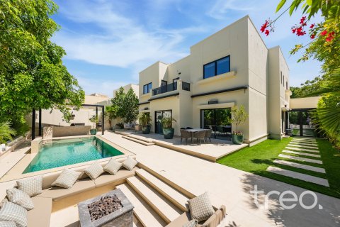 Villa à Meadows, Dubai, 5 chambres, 408.77 m², № 134703