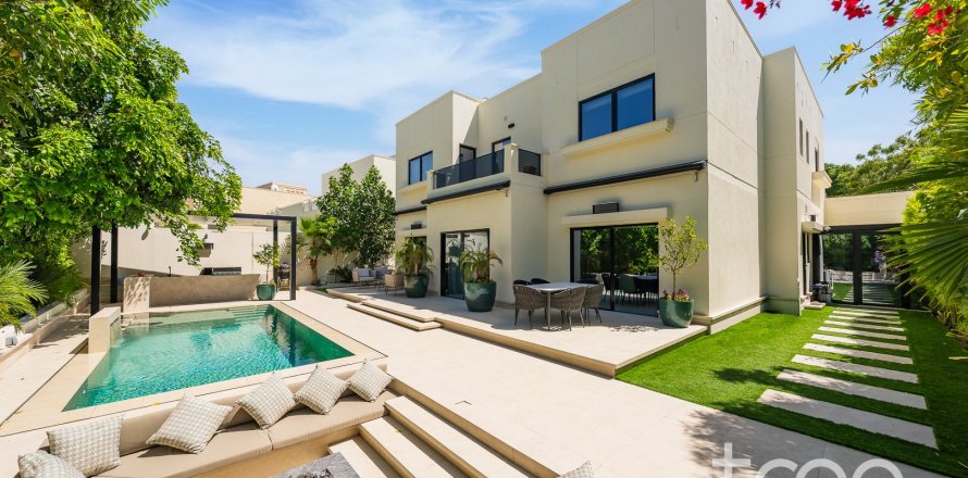 Villa à Meadows, Dubai, 5 chambres, 408.77 m², № 134703