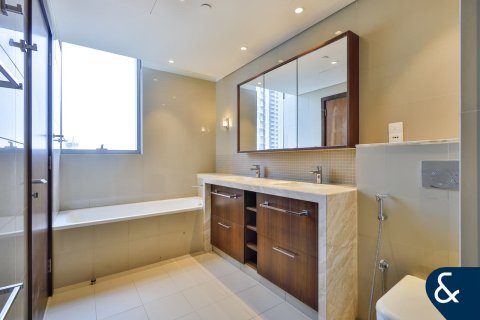 Apartment in Downtown Dubai (Downtown Burj Dubai), Dubai 3 bedrooms, 195 sq.m. № 76576 - photo 28