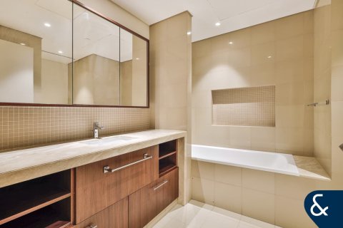 Apartment in Downtown Dubai (Downtown Burj Dubai), Dubai 3 bedrooms, 195 sq.m. № 76576 - photo 6