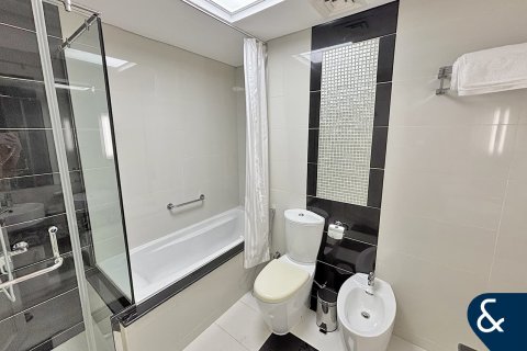 Apartment in Downtown Dubai (Downtown Burj Dubai), Dubai 1 bedroom, 81 sq.m. № 76577 - photo 10