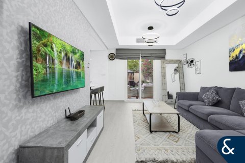 Villa in Springs 10, The Springs, Dubai 2 bedrooms, 207 sq.m. № 76581 - photo 1