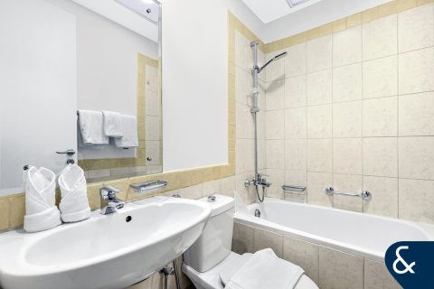 Villa in Springs 10, The Springs, Dubai 2 bedrooms, 207 sq.m. № 76581 - photo 16