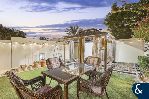 Villa in Springs 10, The Springs, Dubai 2 bedrooms, 207 sq.m. № 76581 - photo 5