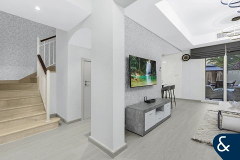 Villa in Springs 10, The Springs, Dubai 2 bedrooms, 207 sq.m. № 76581 - photo 3