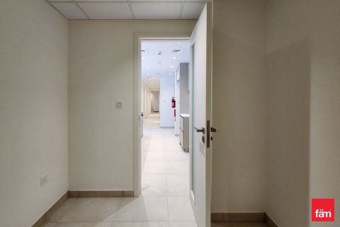 Apartment in Umm Suqeim, Dubai 3 bedrooms, 172 sq.m. № 84315 - photo 25