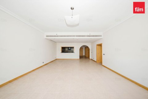 Apartment in Palm Jumeirah, Dubai 2 bedrooms, 191.8 sq.m. № 115402 - photo 2