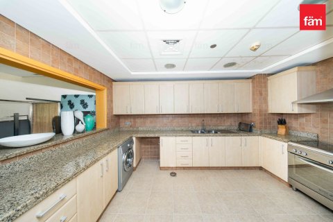 Apartment in Palm Jumeirah, Dubai 2 bedrooms, 191.8 sq.m. № 115402 - photo 6