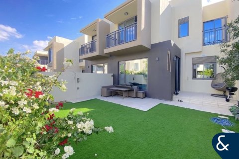 Villa en Maple 2, Dubai Hills Estate, Dubai, 3 dormitorios, 207 m², № 75534 - foto 1