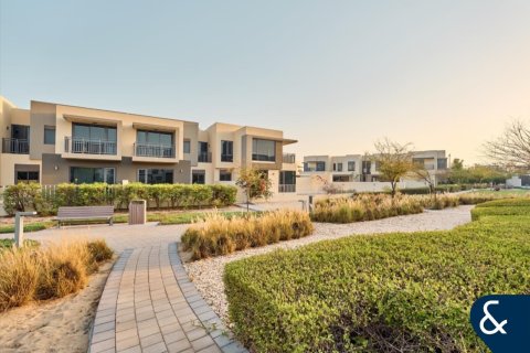 Villa à Maple 2, Dubai Hills Estate, Dubai, 4 chambres, 229 m², № 75533 - photo 1