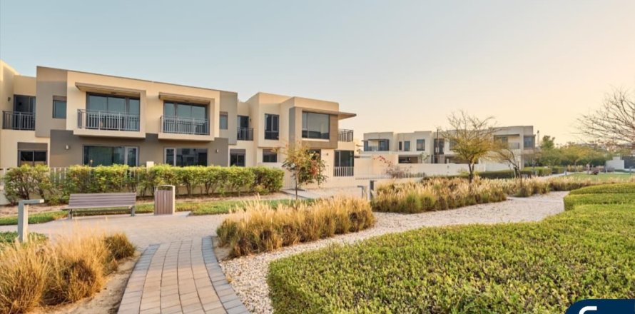Villa à Maple 2, Dubai Hills Estate, Dubai, 4 chambres, 229 m², № 75533