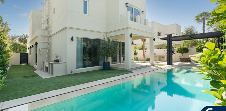 Вилла в Maeen, The Lakes, Дубай, 5 спален, 372м², № 75522