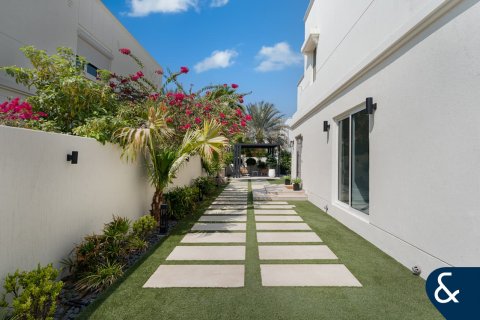 Купить виллу в Maeen, The Lakes, Дубай: 5 спален, 372м², № 75522 - фото 26