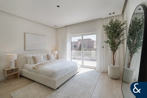 Купить виллу в Maeen, The Lakes, Дубай: 5 спален, 372м², № 75522 - фото 12