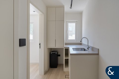 Купить виллу в Maeen, The Lakes, Дубай: 5 спален, 372м², № 75522 - фото 25