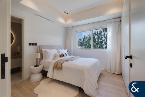 Купить виллу в Maeen, The Lakes, Дубай: 5 спален, 372м², № 75522 - фото 19