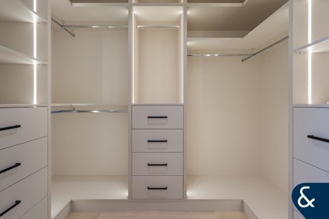 Купить виллу в Maeen, The Lakes, Дубай: 5 спален, 372м², № 75522 - фото 24