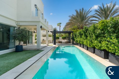 Купить виллу в Maeen, The Lakes, Дубай: 5 спален, 372м², № 75522 - фото 2