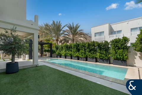 Купить виллу в Maeen, The Lakes, Дубай: 5 спален, 372м², № 75522 - фото 3