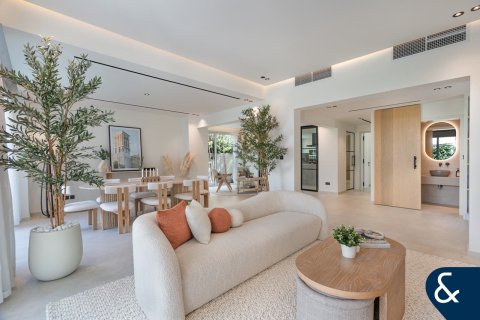 Купить виллу в Maeen, The Lakes, Дубай: 5 спален, 372м², № 75522 - фото 5