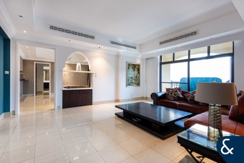 Apartment in Downtown Dubai (Downtown Burj Dubai), Dubai 3 bedrooms, 208 sq.m. № 75882 - photo 5