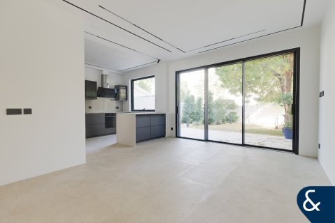 Купить виллу в The Springs, Дубай: 2 спальни, 157м², № 75883 - фото 3