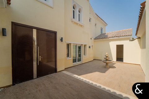 Купить виллу в Арабиан Ранчес, Дубай: 7 спален, 1159м², № 75884 - фото 2