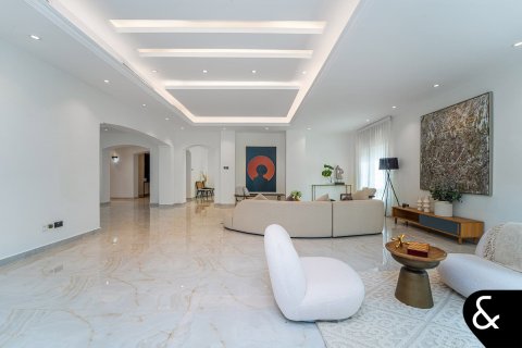 Купить виллу в Арабиан Ранчес, Дубай: 7 спален, 1159м², № 75884 - фото 4
