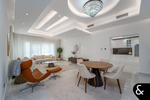 Купить виллу в Арабиан Ранчес, Дубай: 7 спален, 1159м², № 75884 - фото 18