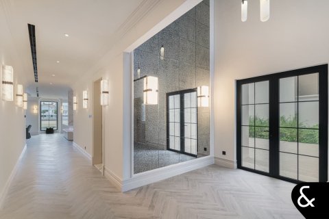 Villa en Garden Homes, Palm Jumeirah, Dubai, 5 dormitorios, 465 m², № 75894 - foto 13