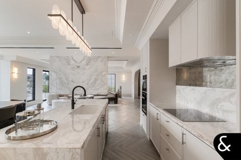 Villa en Garden Homes, Palm Jumeirah, Dubai, 5 dormitorios, 465 m², № 75894 - foto 14