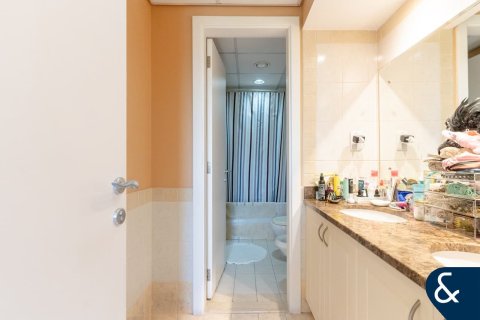 Купить виллу в Maeen, The Lakes, Дубай: 3 спальни, 195м², № 75881 - фото 9