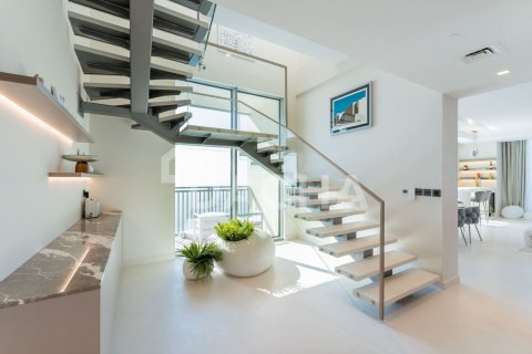 Apartment in Dubai Marina, Dubai 4 bedrooms, 343 sq.m. № 105120 - photo 5