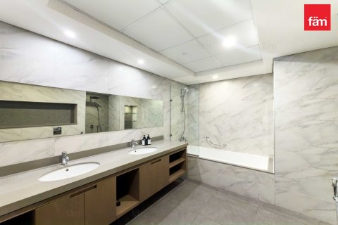 Apartment in Downtown Dubai (Downtown Burj Dubai), Dubai 3 bedrooms, 245 sq.m. № 96502 - photo 9