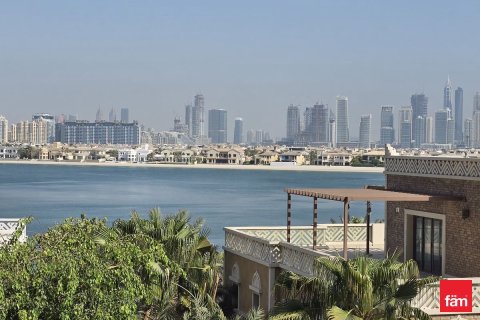 Apartment in Palm Jumeirah, Dubai 2 bedrooms, 186.5 sq.m. № 55939 - photo 1