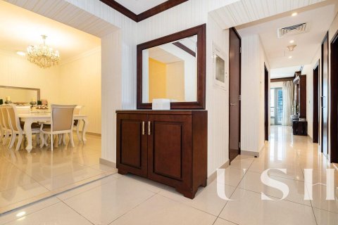Apartment in 29 Burj Boulevard, Downtown Dubai (Downtown Burj Dubai), Dubai 2 bedrooms, 130 sq.m. № 39732 - photo 20