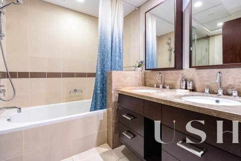 Apartment in 29 Burj Boulevard, Downtown Dubai (Downtown Burj Dubai), Dubai 2 bedrooms, 130 sq.m. № 39732 - photo 18