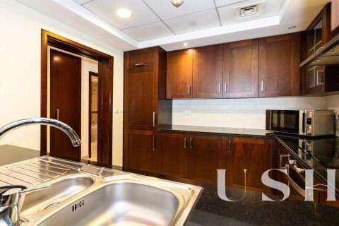 Apartment in 29 Burj Boulevard, Downtown Dubai (Downtown Burj Dubai), Dubai 2 bedrooms, 130 sq.m. № 39732 - photo 6