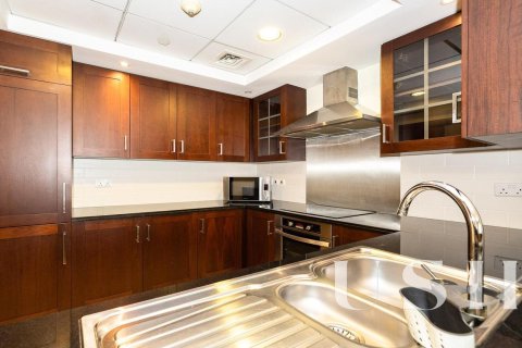 Apartment in 29 Burj Boulevard, Downtown Dubai (Downtown Burj Dubai), Dubai 2 bedrooms, 130 sq.m. № 39732 - photo 5