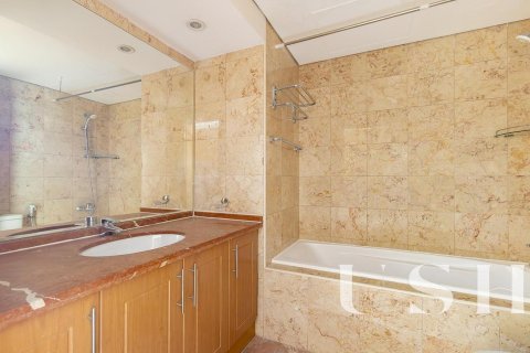 Apartment in Jumeirah Lake Towers, Dubai 5 bedrooms, 515 sq.m. № 39728 - photo 23