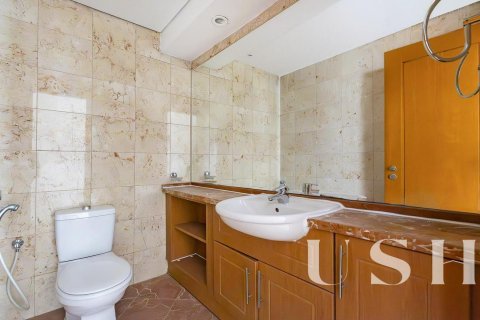 Apartment in Jumeirah Lake Towers, Dubai 5 bedrooms, 515 sq.m. № 39728 - photo 4
